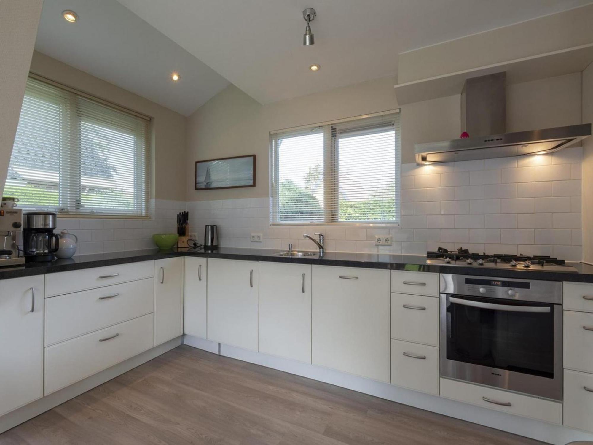 Cozy Holiday Home With Garden Sint Maartensvlotbrug المظهر الخارجي الصورة